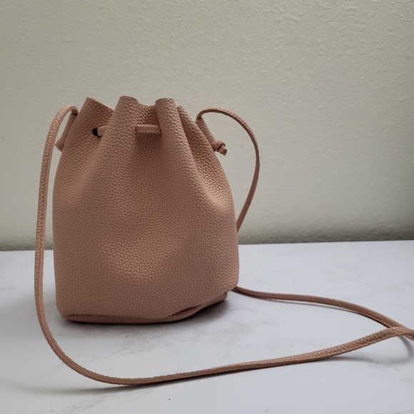 Elegant Nude Bucket Bag - Picture 2 of 5